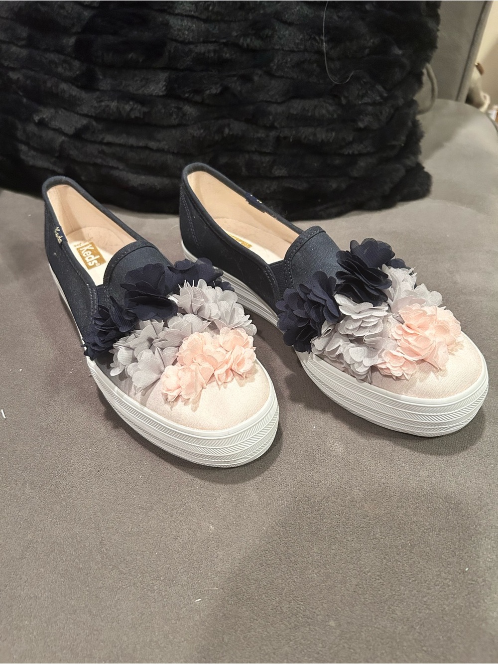 Keds Triple Decker Celebrations Slip-On Sneakers Featuring Floral Appliqué Sz 8
